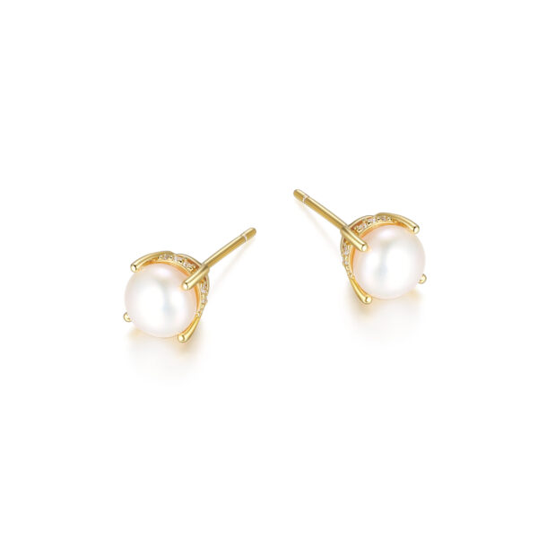 Reign Pearl Stud Earrings