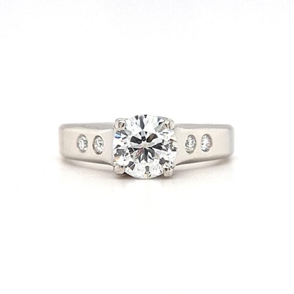 ESTATE Diamond & Platinum Ring
