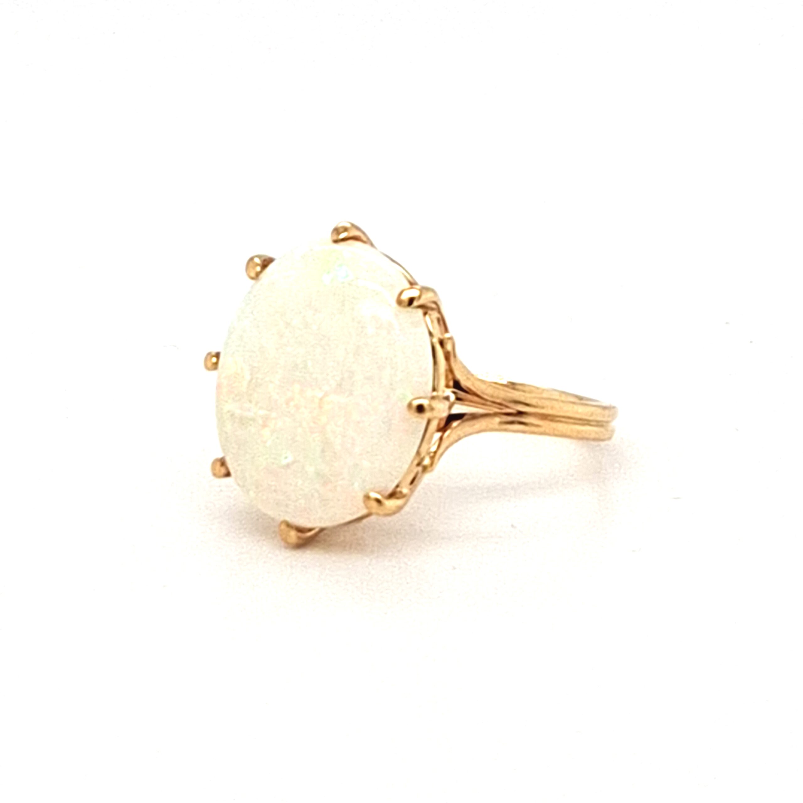 ESTATE 18K Opal Statement Ring